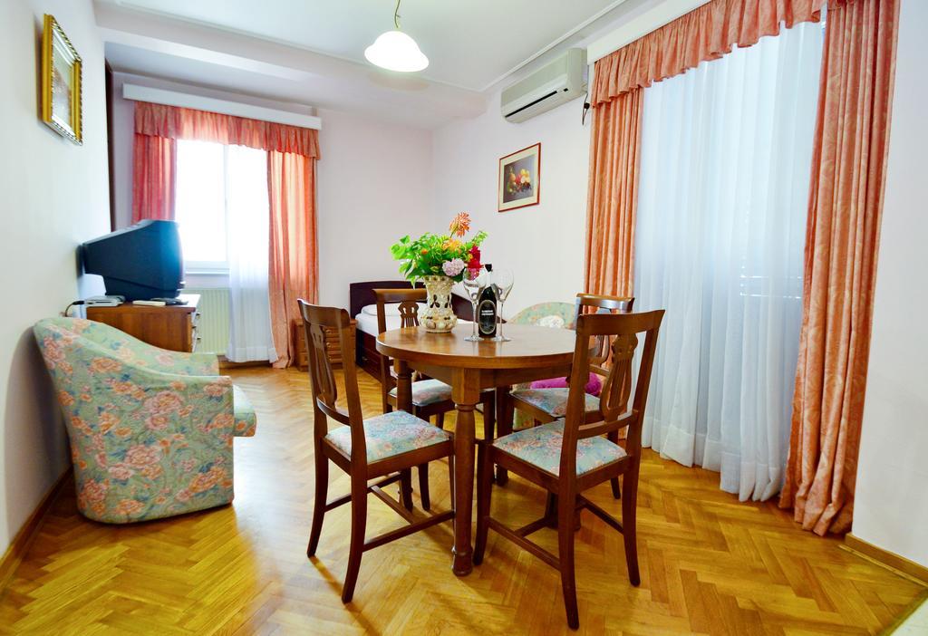 Villa Velzon Guesthouse Budva Bagian luar foto