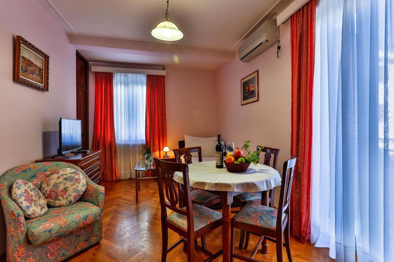 Villa Velzon Guesthouse Budva Bagian luar foto