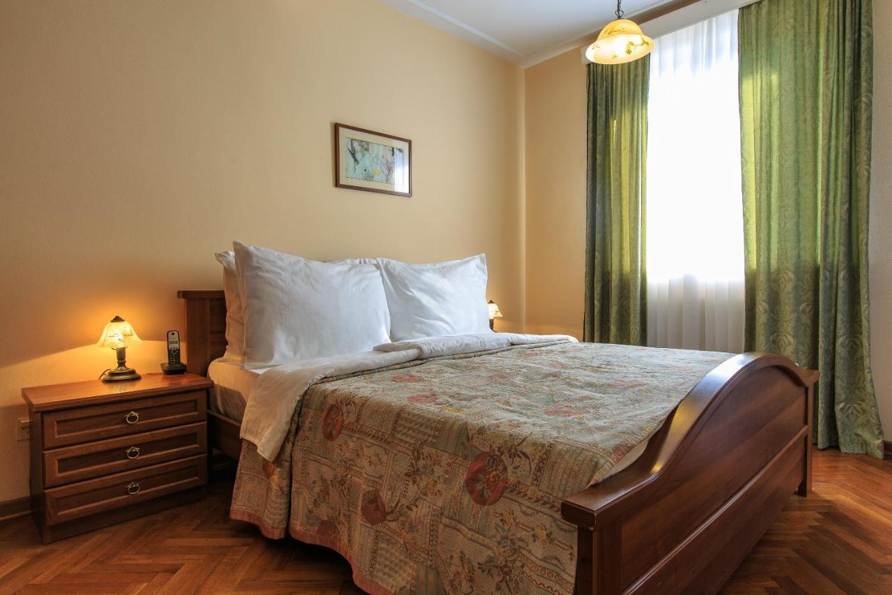 Villa Velzon Guesthouse Budva Bagian luar foto